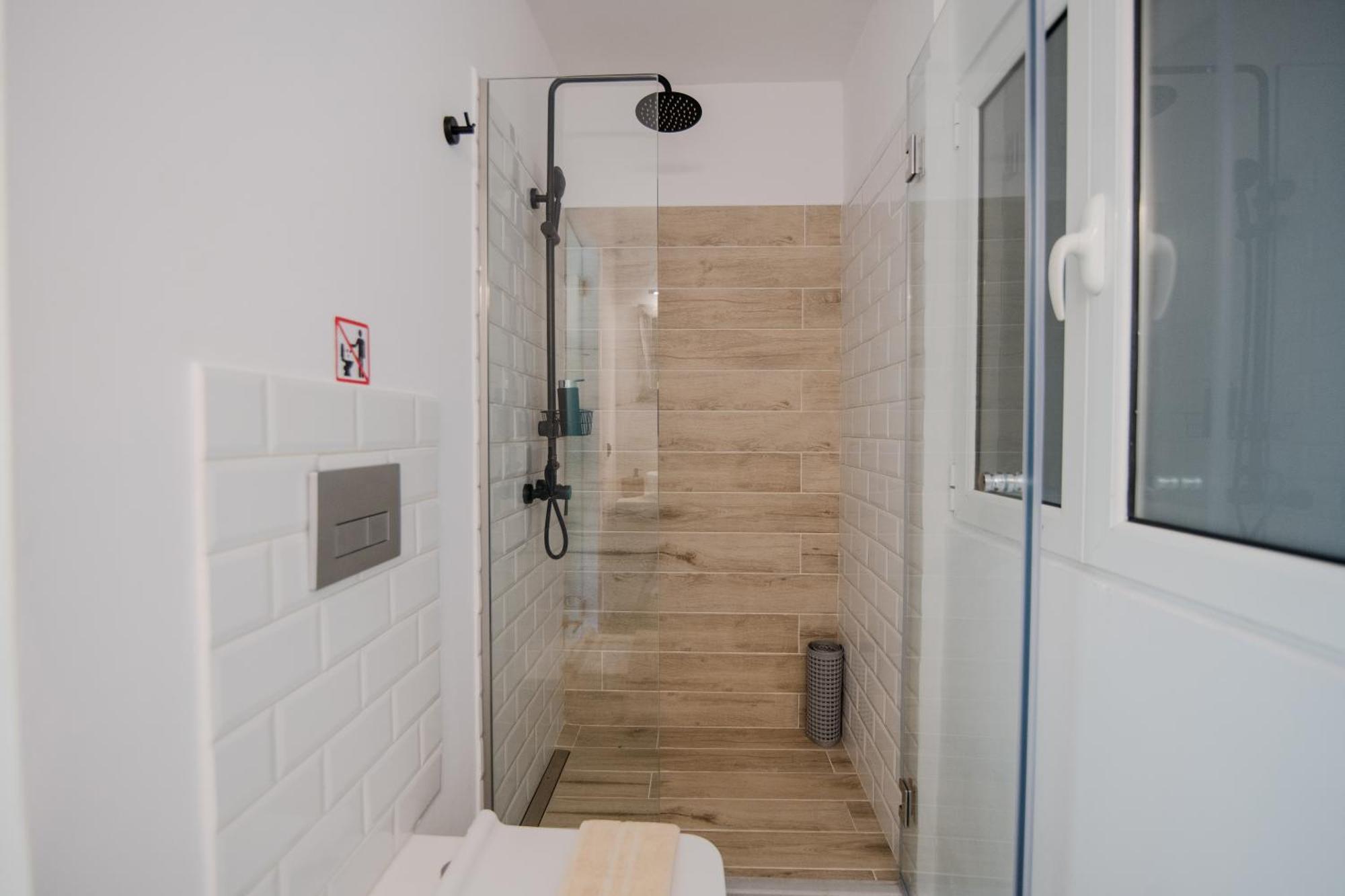 Armoniahousesuites * Peritheia