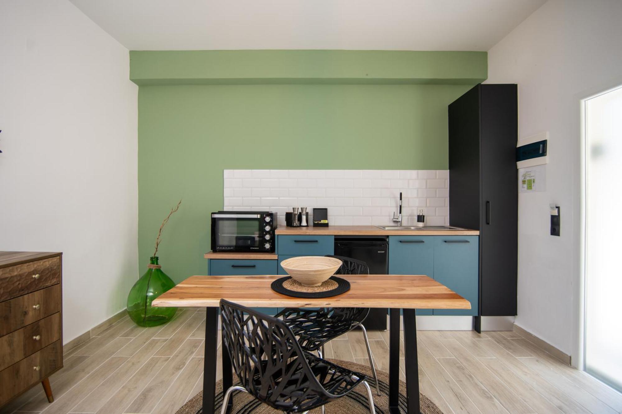 Armoniahousesuites Peritheia